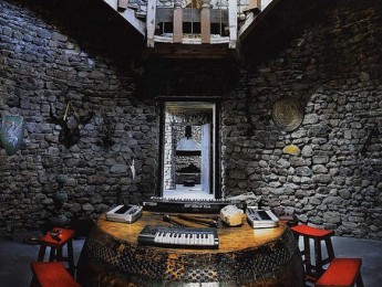 Adrien Brody, sintes y rubias