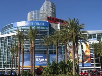 ¡Nos llevamos a un hispasónico al NAMM Show!