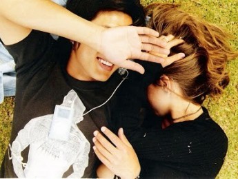 Escucho, me gusta, compro