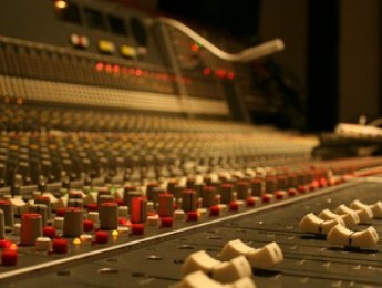 Filosofías en el uso de ecualizadores y compresores