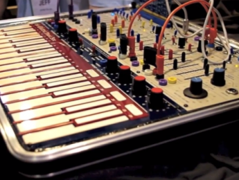 El retorno del Buchla Music Easel