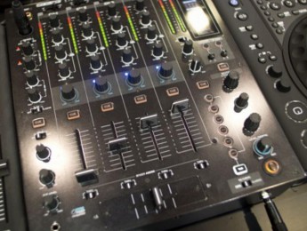 Nuevo mixer Reloop RMX-80