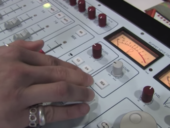 Centerpiece de Rupert Neve: entre sumador y mesa
