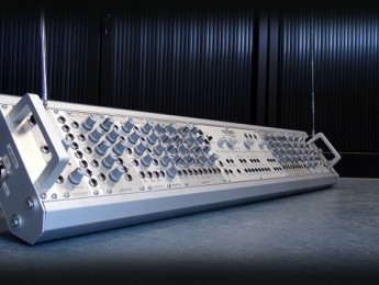 303 Energy, un original sintetizador de construcción propia con secuenciador