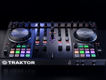 Traktor Kontrol S4 y S2 renovados y compatibles con Traktor DJ