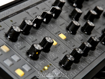 Un Sub Phatty para teclistas con discapacidad visual