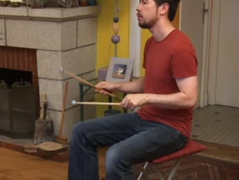 Aerodrums, tocar la batería sin batería