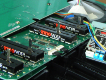 Audio Innovate comercializa controladores S2 y S4 modificados con Innofader