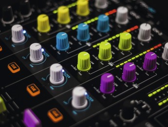 Capuchones de Reloop para personalizar faders y potenciómetros