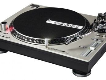 El Reloop RP-7000 Silver juega con tu memoria