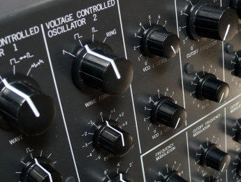 Monocontest: haz un tema con un único sinte monofónico