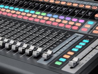 PreSonus se decide por los faders motorizados con StudioLive CS18AI