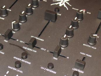 DJ-Tech Thud Rumble TRX, mixer para scratch