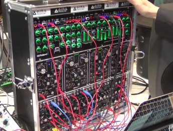 Demo de System-1m y los módulos Roland AIRA