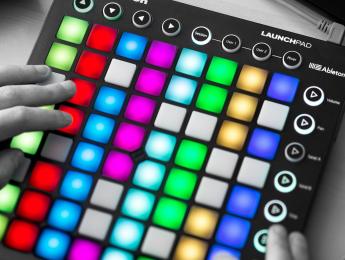 Nuevo Launchpad básico con retroiluminación RGB