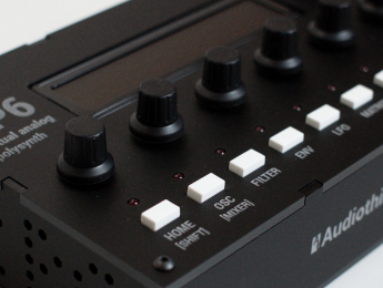 Audiothingies P6, seis voces VA de bolsillo