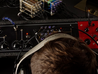 Kabbalistic Synthesizer, un sintetizador controlado por fenómenos macrocósmicos