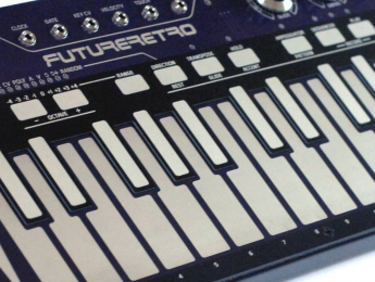 Future Retro presenta un controlador CV/MIDI de teclas metálicas