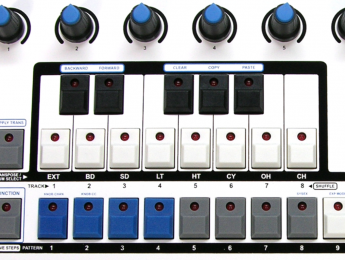 Engine, secuenciador hardware de Social Entropy