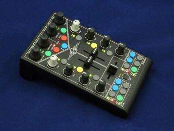 Faderfox DJ4, quizá el más pequeño controlador DJ del mercado
