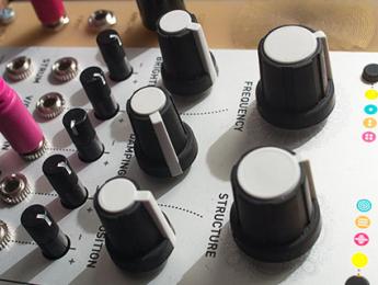 Mutable Instruments Rings ofrece modelado físico para modulares Eurorack
