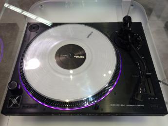 Nuevo plato giradiscos Denon LV12