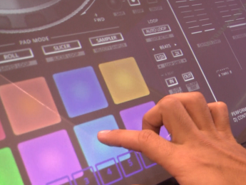 Controladores táctiles y Kontrol Fighter de Smithson Martin