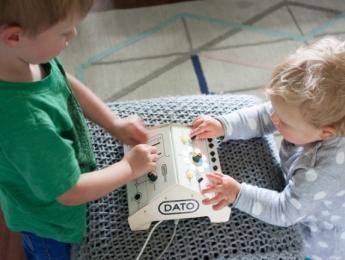 Dato Duo, un juguete sintetizador para niños de hasta 99 años