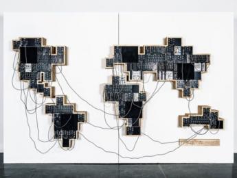 Moog y el artista Yuri Suzuki crean el "sinte modular global", con sonidos de 40 países diferentes