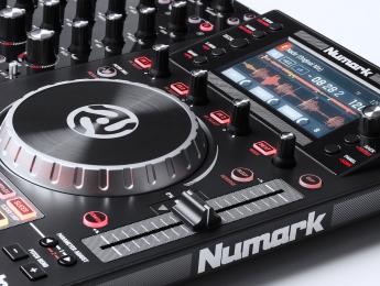 Review del Numark NVII, controlador integral con pantallas