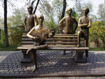 Escucha un sistema de inteligencia artificial imitando el estilo de los Beatles