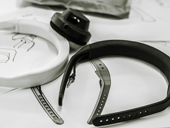 AIAIAI lanza una diadema bluetooth para sus auriculares modulares