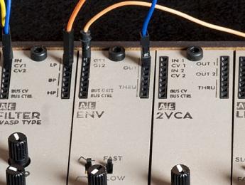 AE modular, un formato de sintes modulares miniatura inspirado en los Volca de Korg