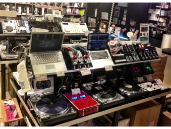 ¿Puede el mercado absorber tanta tecnología para DJs?