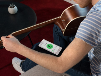 Fender Tune, un afinador gratuito que llega a Android tras nacer en iOS