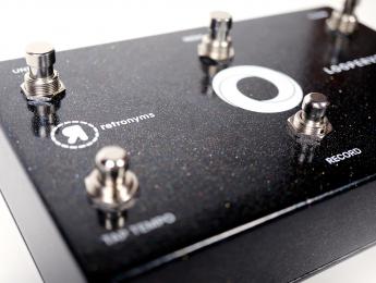 Retronyms Looperverse, pedal y looper de 16 pistas para iOS