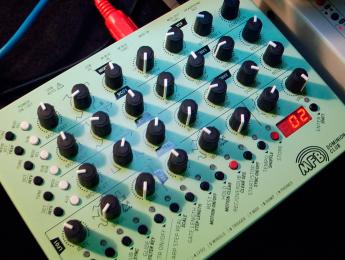 MFB Dominion Club: primer contacto y demo de sonido