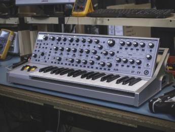 Moog Subsequent 37 CV, un Sub 37 con salidas CV y mayor distorsión