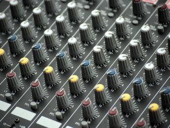 Margen dinámico: saturación y ruido de fondo en analógico y digital