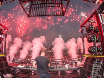 Pioneer se mete en el control de iluminación y efectos visuales