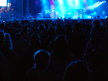 Aprende a evaluar el sonido de un concierto: guía para el espectador