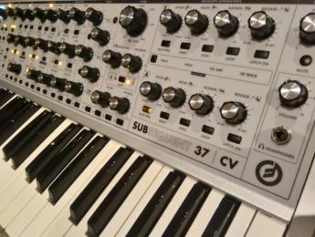Review de Moog Subsequent 37 CV, la estela de un éxito