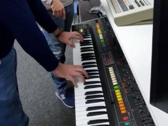 Behringer podría estar clonando el Roland Jupiter-8