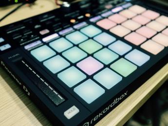 Pioneer DDJ-XP1, review del controlador accesorio para Rekordbox