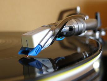 Shure cesa la fabricación de cápsulas y agujas para platos
