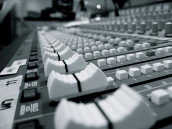 Al panoramizar, respeta a los tres grandes