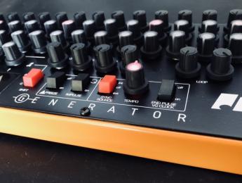 Analogue Solutions Generator, un secuenciador analógico multi-canal