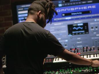 Spectrasonics Omnisphere 2.5 llega con integración de sintes hardware