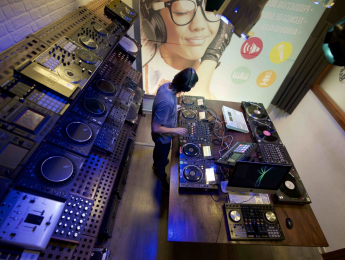 Certificado DJ Productor, una completa formación para convertirte en profesional