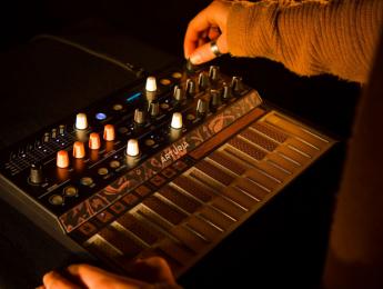 Arturia MicroFreak, un sintetizador para experimentar entre lo analógico y digital
